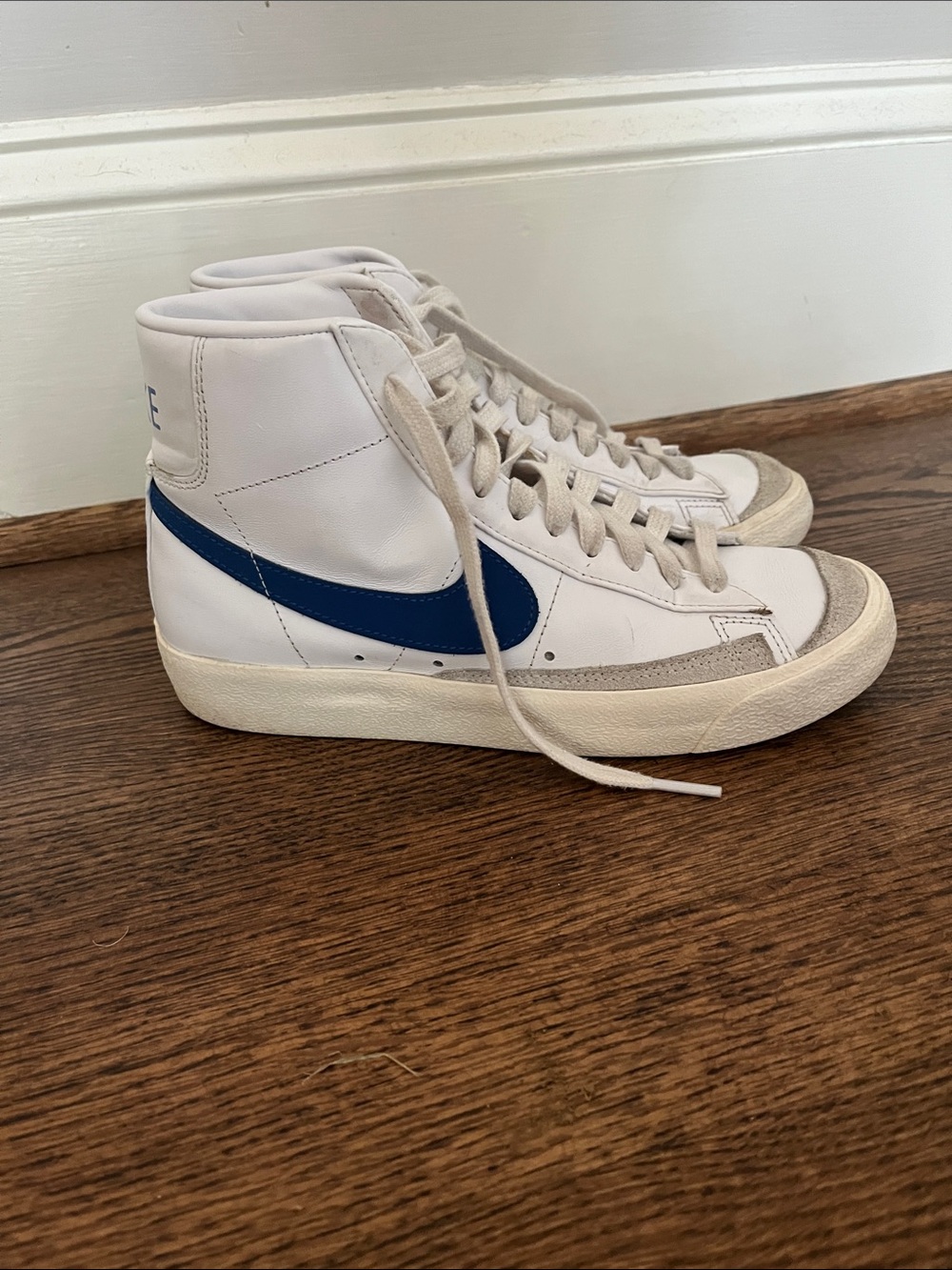 Nike Blazers -High-Top Sneakers White with Blue Swoosh